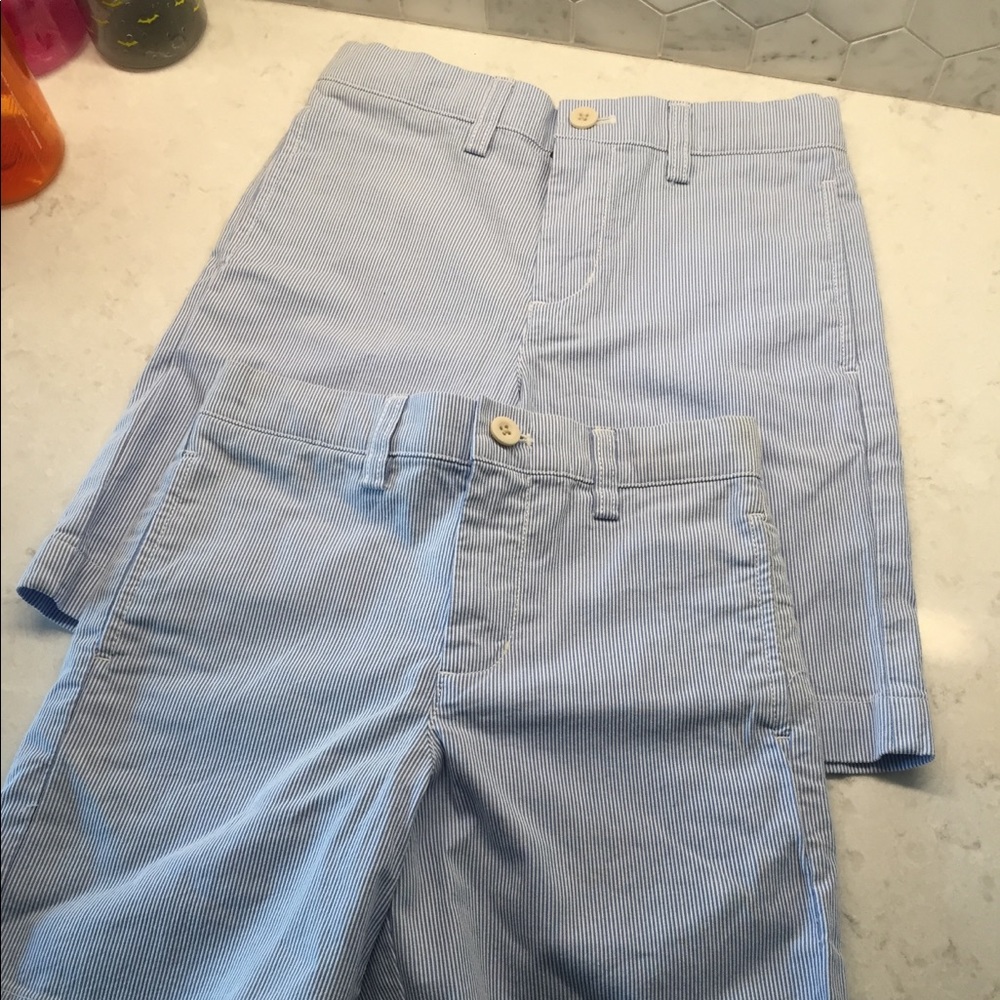 Vineyard Vines (blue striped shorts size 5&6)